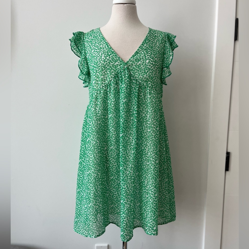 Green & White Floral V-Neck Flutter Sleeve Dress